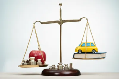 Illustration scales - Image 1