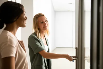 Illustration attentive - Image 1