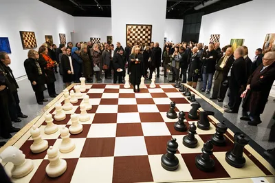 Illustration pawns - Image 1