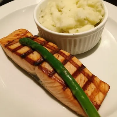 Illustration side - Image 1