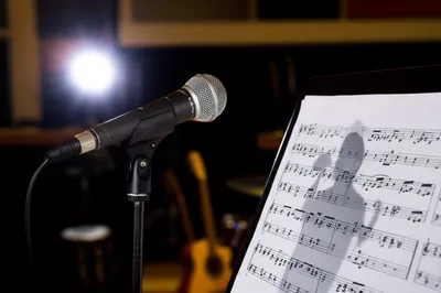 Illustration covering - Image 1