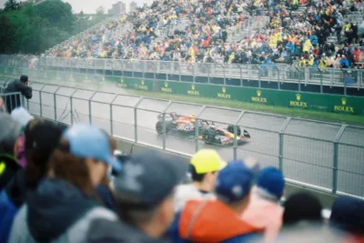 Illustration bystanders