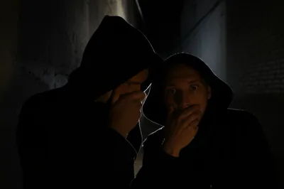 Illustration whispering - Image 1