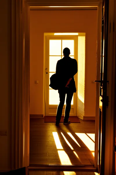 Illustration staying - Image 2