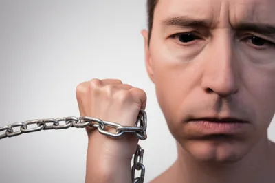 Illustration cuffed - Image 1