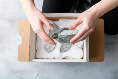 Illustration unpacks