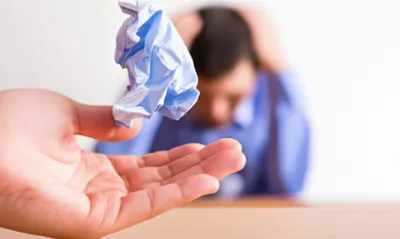 Illustration dismisses - Image 1