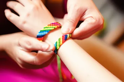 Illustration tying - Image 1