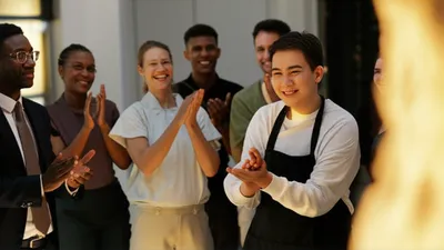 Illustration appraises - Image 1