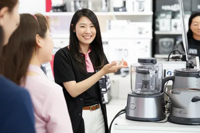 Illustration demonstrators - Image 1