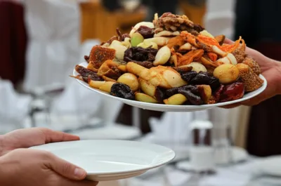 Illustration helpings - Image 1