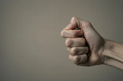 Illustration pinching - Image 1