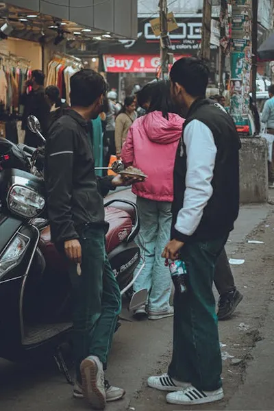 Illustration civilians - Image 2