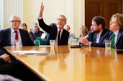 Illustration debates