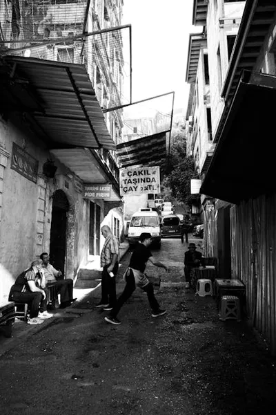 Illustration loitered - Image 2