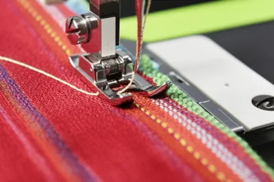 Illustration overlock - Image 1