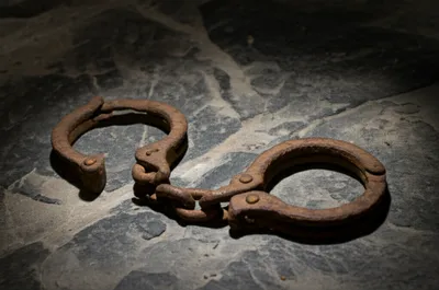 Illustration iron - Image 1