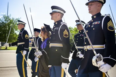 Illustration escorts - Image 1