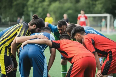 Illustration huddle - Image 1