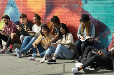 Illustration hangs - Image 1