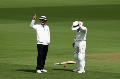 Illustration umpires - Image 1