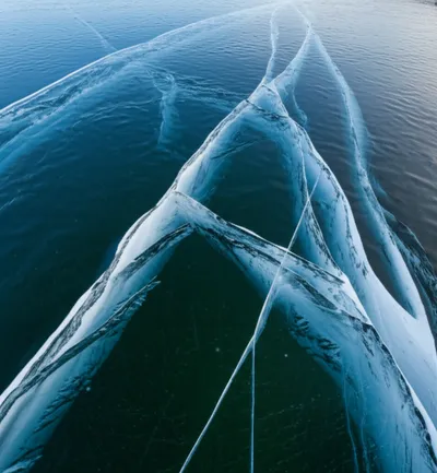 Illustration cracking - Image 1