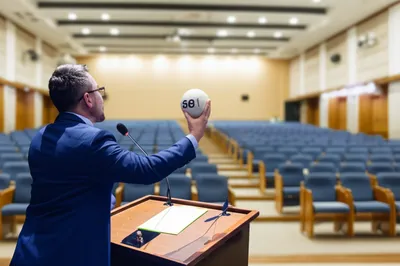 Illustration caller - Image 1