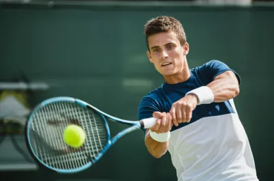 Illustration racketed - Image 1