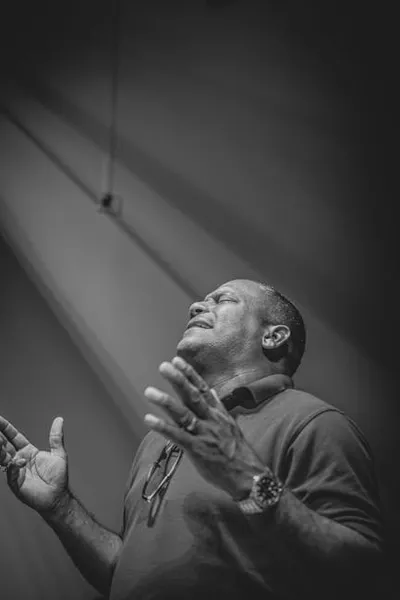 Illustration worshiping - Image 2