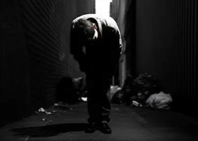 Hình ảnh minh họa stooped - Ảnh 1