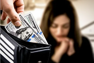 Illustration scammed - Image 1