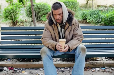 Illustration derelict - Image 1