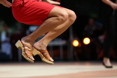 Illustration clog - Image 1