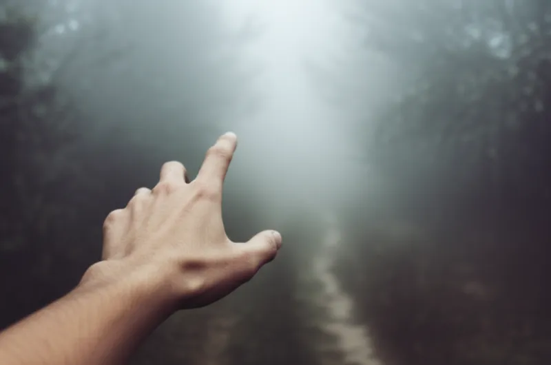 Illustration visuelle du mot « suggestive » - Suggestif, évocateur