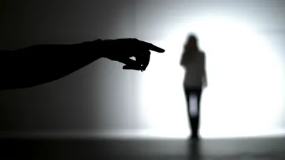 Illustration dismissal - Image 1