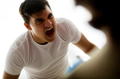 Illustration yelled - Image 1