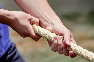 Illustration tug - Image 1