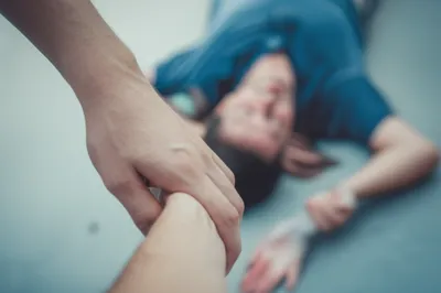 Illustration faints - Image 1