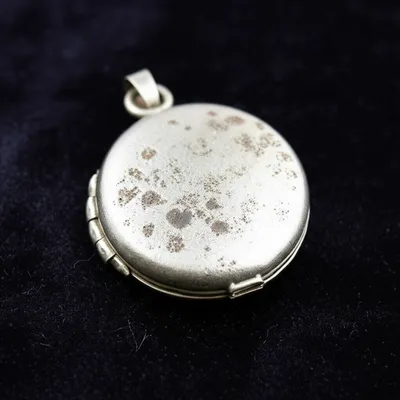 Illustration tarnished - Image 1