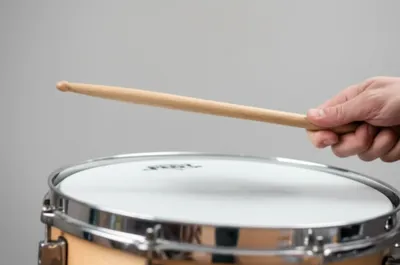 Illustration beater - Image 1