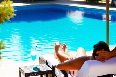 Illustration poolside - Image 1