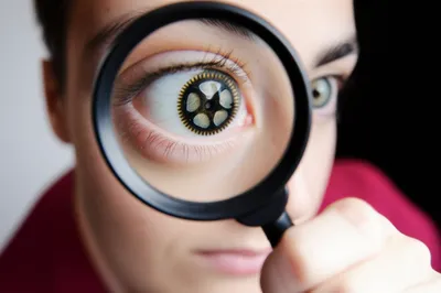 Illustration spying - Image 1