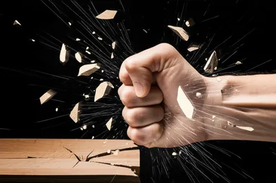 Illustration hit - Image 1