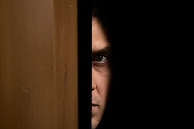 Illustration mistrust - Image 1