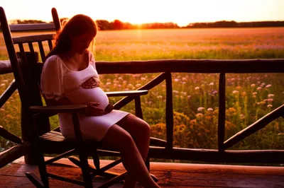 Illustration expecting - Image 1