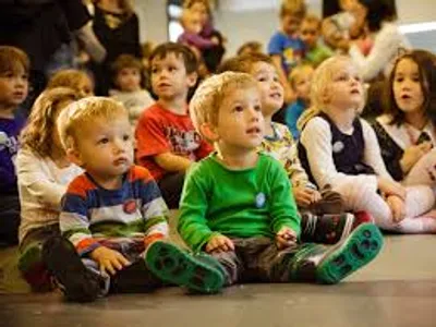 Illustration attentive - Image 2