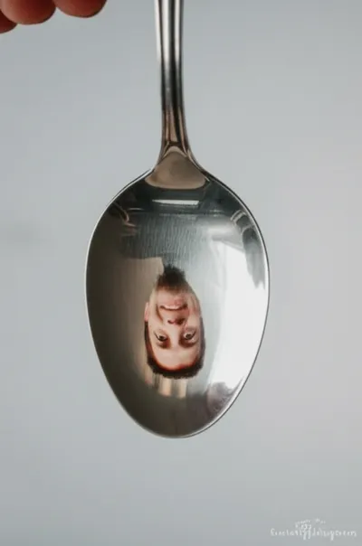 Illustration concave - Image 1