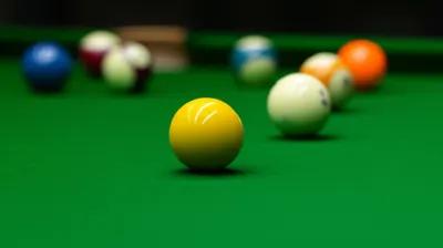 Illustration yellow - Image 1