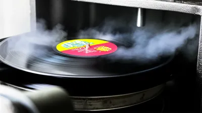 Illustration hottest - Image 1