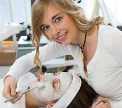 Illustration beautician - Image 2